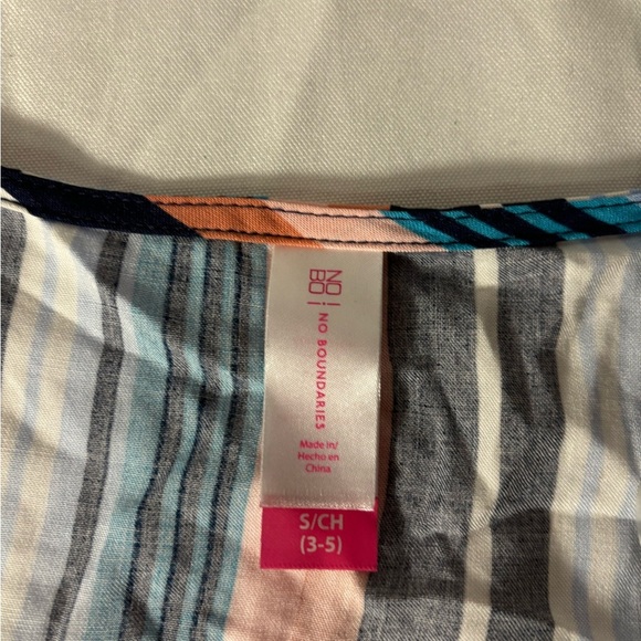 New with tags, womens size small shirt, #a059 - Picture 4 of 6